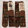 Chaussettes Personnalisées - Cadeaux Pour Amoureux Des Livres, Rats De Bibliothèque, Papa Et Maman Chiens - Des Pages Avec Des Empreintes De Pattes