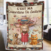 Couverture Personnalisée - Cadeaux De Noël Pour Amoureux Des Livres, Rats De Bibliothèque, Papa Et Maman Chiens, Propriétaires De Chats - Entre Les Pages Et Les Pattes, Je Trouve Ma Paix