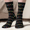 Chaussettes Personnalisées – Cadeaux De Noël Et D’Anniversaire Personnalisés Pour Femmes Et Hommes – Occupée À Tomber Amoureuse Dans Un Scénario Hallmark