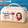 Trousse De Toilette De Voyage En Similicuir Personnalisée – Cadeau D’Anniversaire Pour Femmes, Meilleures Amies, Sœurs, BFF Ou Pour Vous-Même – Plus Forte Chaque Jour Grâce À Mon Voyage