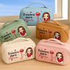 Trousse De Toilette De Voyage En Similicuir Personnalisée – Cadeau D’Anniversaire Pour Femmes, Meilleures Amies, Sœurs, BFF Ou Pour Vous-Même – Plus Forte Chaque Jour Grâce À Mon Voyage