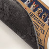 Tapis Décoratif Personnalisé Pour La Maison – Cadeaux De Noël Et D’Anniversaire Personnalisés Pour Famille, Amoureux Des Chiens, Papas Et Mamans De Chiens – La Dame Aux Chiens Et Son Vieux Grincheux Vivent Ici