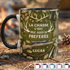 Mug Personnalisé Bicolore – Cadeaux D’Anniversaire Personnalisés Pour Chasseurs – La Saison De Chasse Ne S’Arrête Jamais