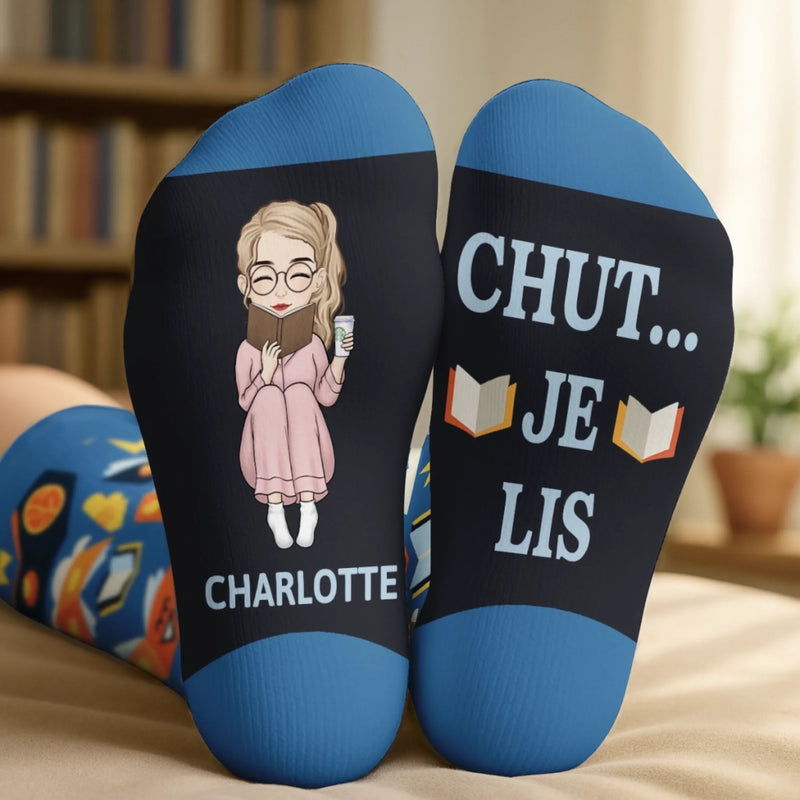 Chaussettes Personnalisées - Cadeaux Pour Amoureux Des Livres, Rats De Bibliothèque, Lecteurs - Un Livre Est Un Ami Qui Ne Te Quitte Jamais