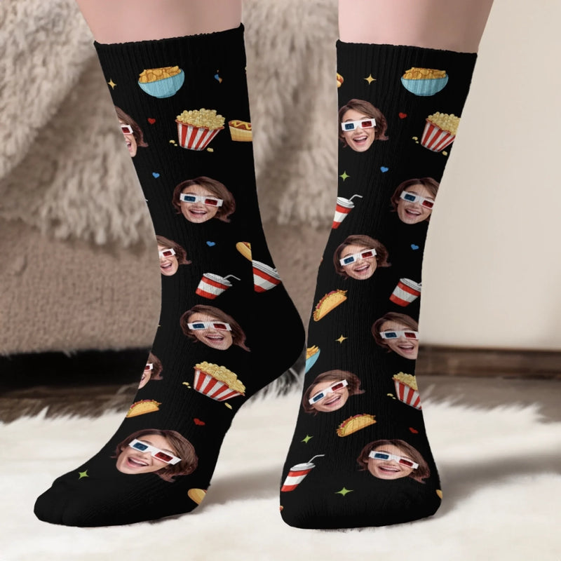 Chaussettes Personnalisées - Cadeaux Pour Amoureux Des Livres, Rats De Bibliothèque, Lecteurs - Le Moment Cinéma Devient Encore Meilleur