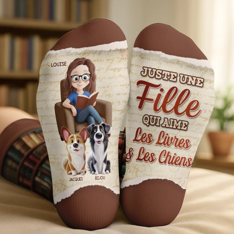 Chaussettes Personnalisées - Cadeaux Pour Amoureux Des Livres, Rats De Bibliothèque, Papa Et Maman Chiens - Des Pages Avec Des Empreintes De Pattes