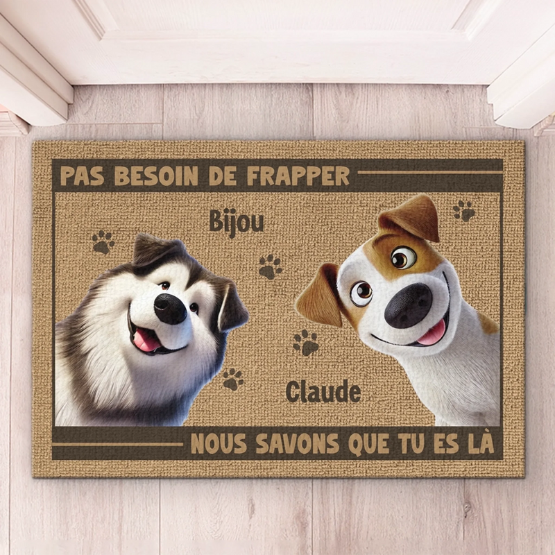 Tapis Décoratif Personnalisé Pour La Maison - Cadeaux D’Anniversaire Pour Amoureux Des Chiens Et Chats, Papa Et Maman Chiens, Propriétaires De Chats - Des Pattes Avant Les Gens Dans Cette Maison Heureuse