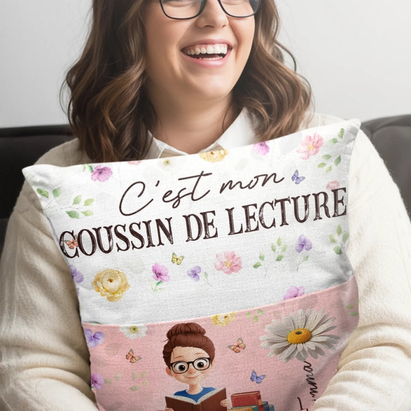 Coussin À Poche Fleur Personnalisé - Cadeaux Pour Amoureux Des Livres, Rats De Bibliothèque, Lecteurs - Entre Les Pages, Je Trouve La Paix