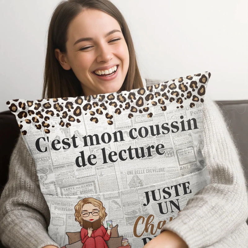 Coussin À Poche Personnalisé - Cadeaux Pour Amoureux Des Livres, Rats De Bibliothèque, Lecteurs - Juste Une Fille Qui Aime Les Livres