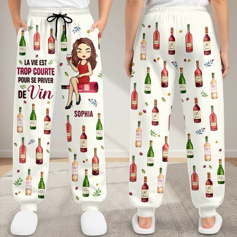 Pantalon De Survêtement Unisexe Personnalisé – Cadeaux D’Anniversaire Personnalisés Pour Meilleures Amies, Sœurs, BFF, Famille, Vous-Même – Juste Une Fille Qui Aime Le Vin