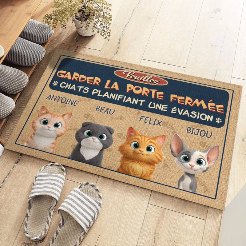 Tapis Décoratif Personnalisé Pour La Maison – Cadeaux D’Anniversaire Personnalisés Pour Les Amoureux Des Chats, Mamans Et Papas De Chats – Les Chats Planifient Leur Évasion