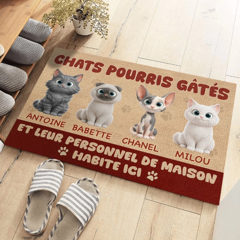 Tapis Décoratif Personnalisé Pour La Maison – Cadeaux D’Anniversaire Personnalisés Pour Les Amoureux Des Chats, Mamans Et Papas De Chats – Chats Pourris Gâtés Et Leur Personnel De Maison Habitent Ici