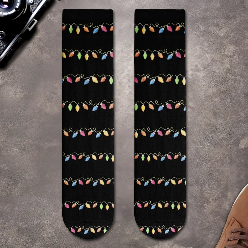 Chaussettes Personnalisées – Cadeaux De Noël Et D’Anniversaire Personnalisés Pour Femmes Et Hommes – Occupée À Tomber Amoureuse Dans Un Scénario Hallmark