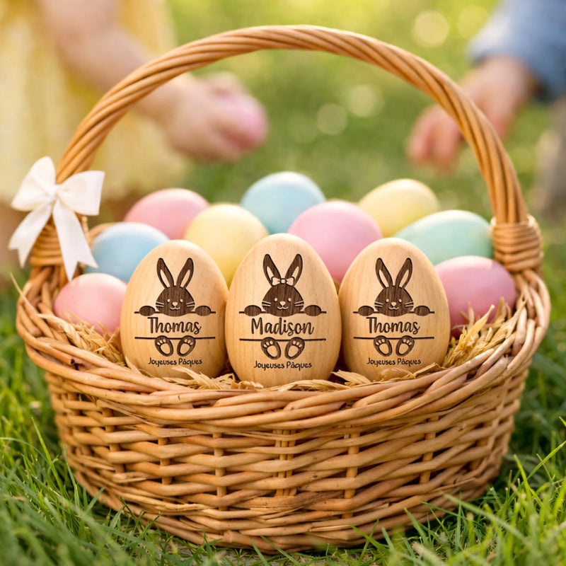 Hochet Œuf En Bois Personnalisé – Cadeau De Pâques Pour Bébé – Le Lapin De Pâques Est Là