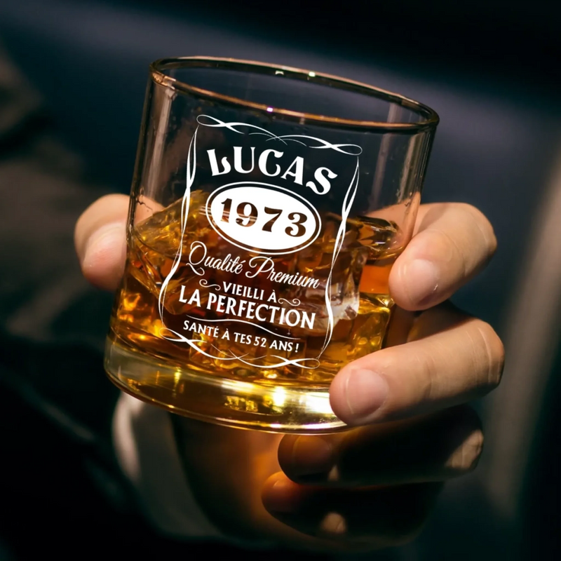 Verre À Whisky Personnalisé – Cadeau D’Anniversaire Personnalisé Pour Papa, Frère, Grand-Père Ou Mari – S’Améliore Simplement Avec Les Années