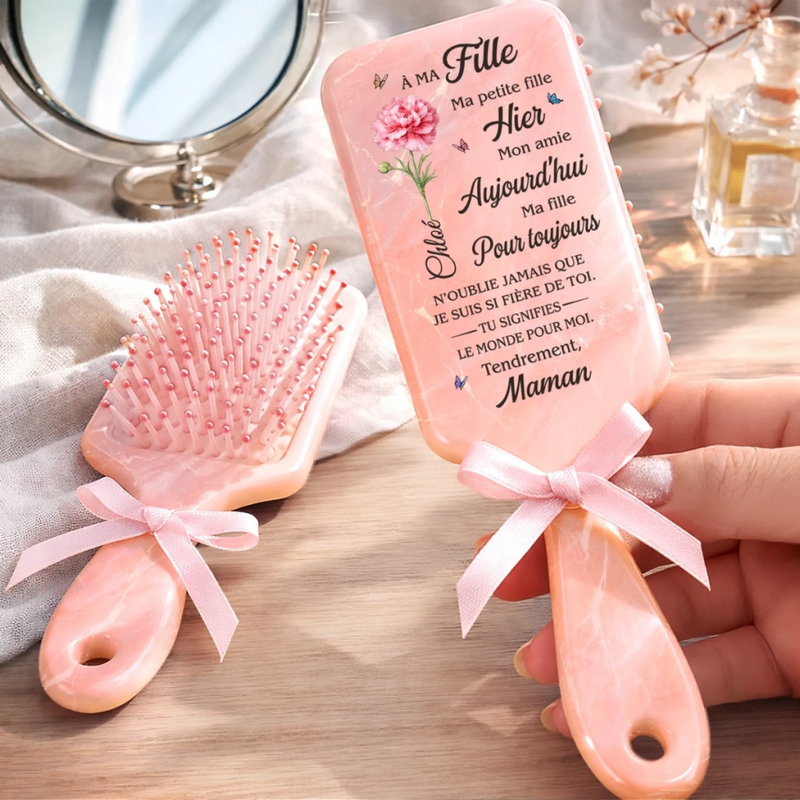 Brosse à Cheveux Plate Personnalisée – Cadeau pour Fille – Le Monde Pour Moi