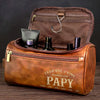 Trousse de toilette en cuir gravée personnalisée – Cadeau pour Papy, Papa – Un papa fort