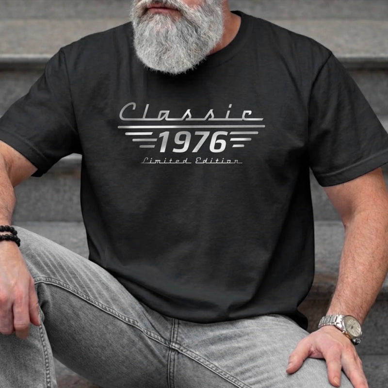 T-shirt Unisexe, T-shirt Premium, Hoodie Personnalisé – Cadeau Pour Homme, Papa, Papi – Juste un Peu Iconique