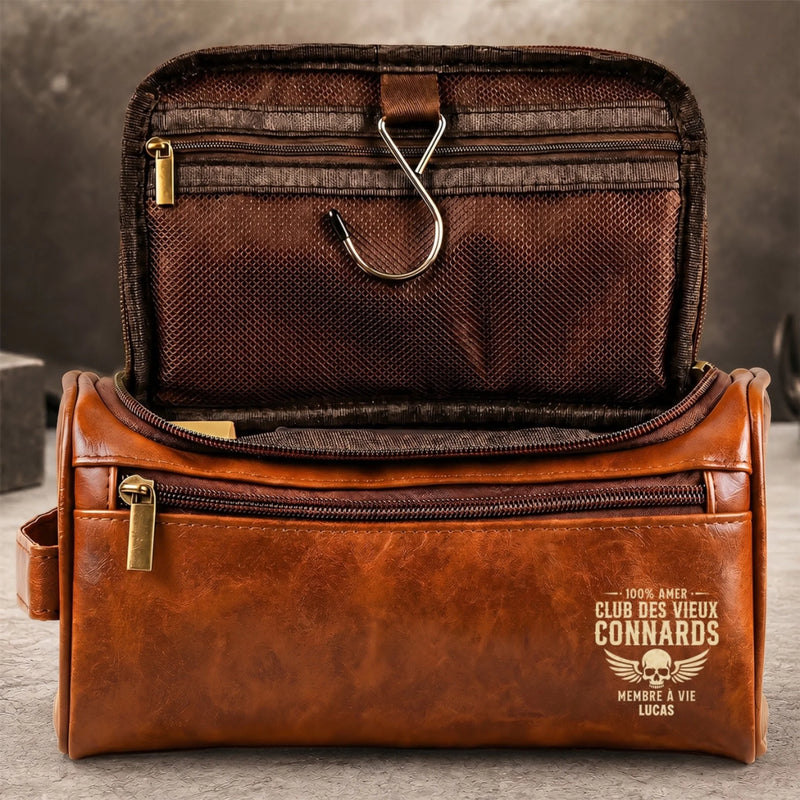 Trousse de toilette en cuir gravée personnalisée – Cadeau Rigolo pour Homme – Membre à vie