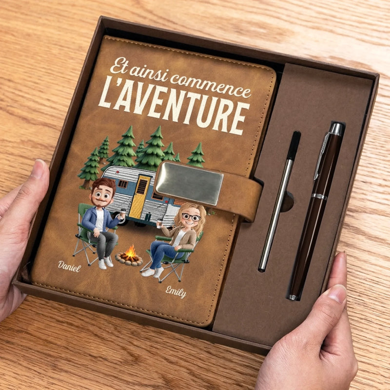 Ensemble de Carnets Personnalisés – Cadeau Pour Amoureux Du Camping - Et Ainsi Commence L'aventure
