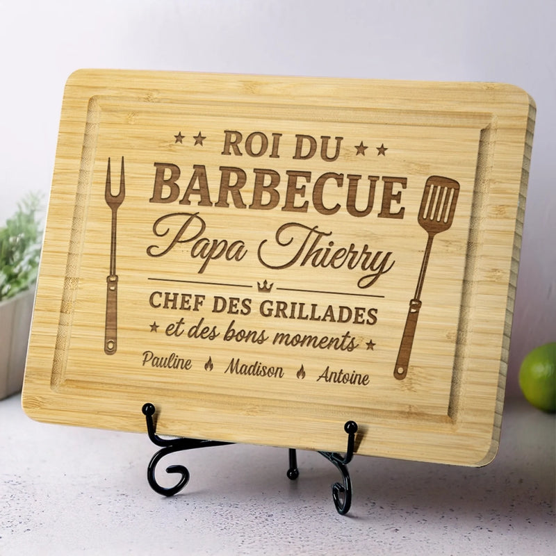Planche à Découper Personnalisée - Cadeau Pour Papa, Papy - Le Patron Du Barbecue