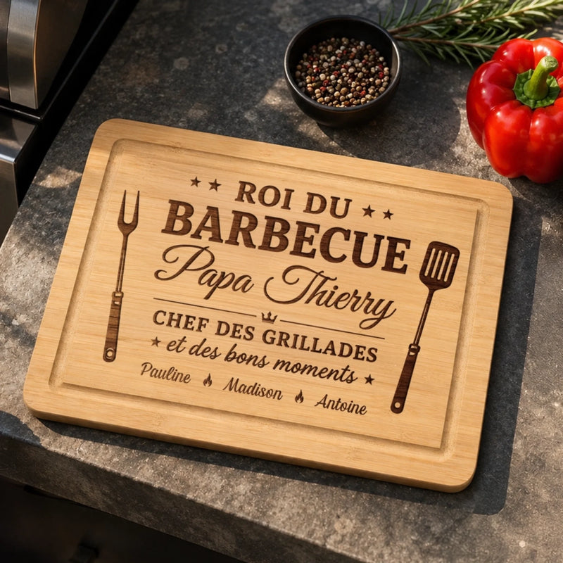 Planche à Découper Personnalisée - Cadeau Pour Papa, Papy - Le Patron Du Barbecue