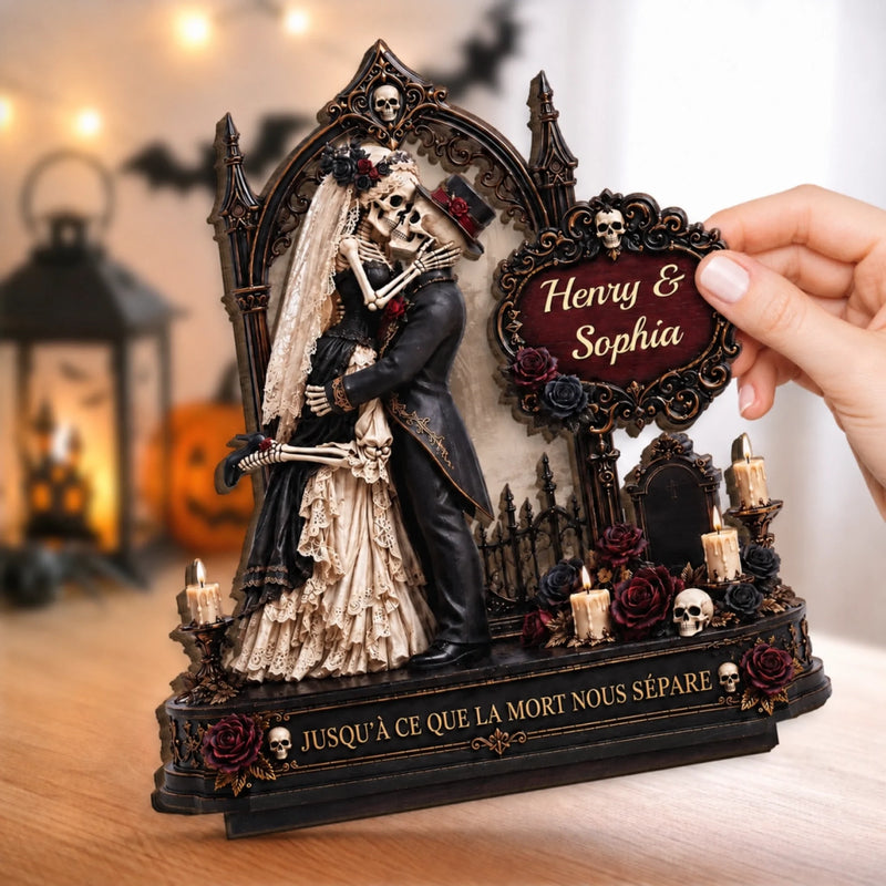 Plaque en Bois 2 Couches Personnalisée avec Support – Cadeau d’Halloween et d’Anniversaire pour Couple – Notre Amour Gothique Éternel