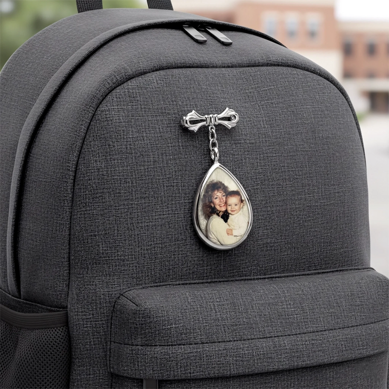 Broche en Forme de Larme Personnalisée avec Photo - Cadeau Commémoratif - Toujours Gardé dans Mon Cœur