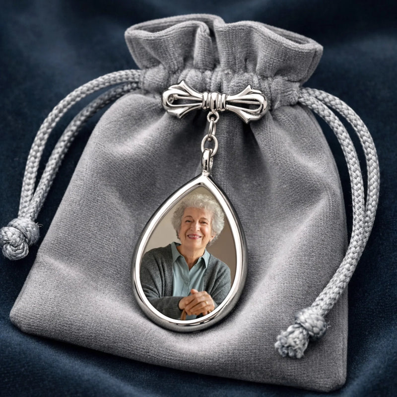 Broche en Forme de Larme Personnalisée avec Photo - Cadeau Commémoratif - Un Amour À Jamais Dans Nos Souvenirs